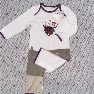 🛍NWT 🛍 CUTE  Little GIRLS OUTFIT SIZE 0-6 MONTHS 🛍